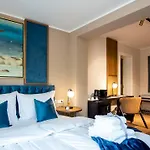 Delphi & Restaurant Hotel Neu Wulmstorf