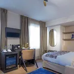 Отель Delphi & Restaurant Ной-Вульмсторф