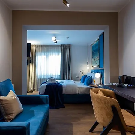 Ξενοδοχείο Delphi & Restaurant 3*