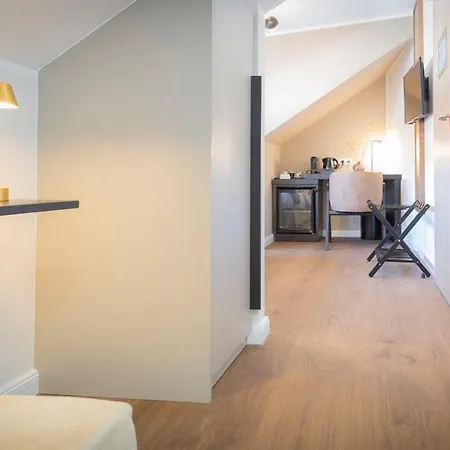 Delphi Hotel&restaurant 3*