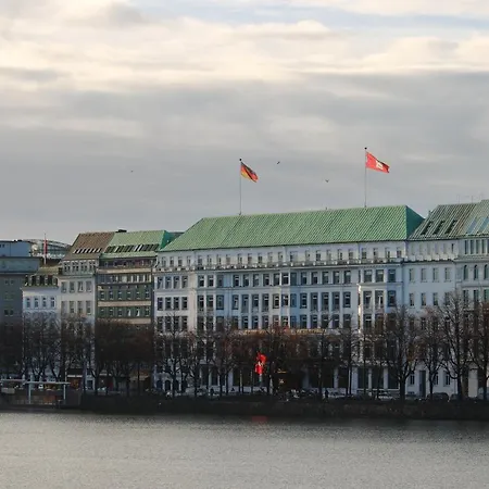 Delphi & Restaurant Hotel 3*