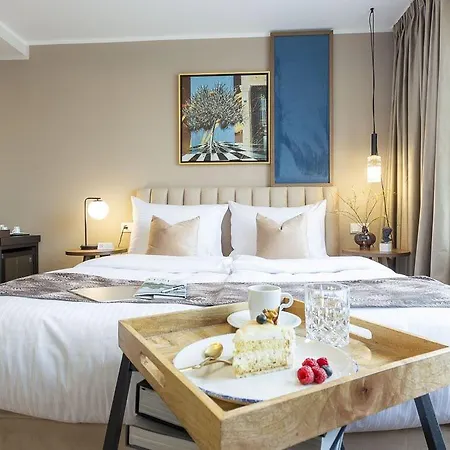 Delphi & Restaurant 3*