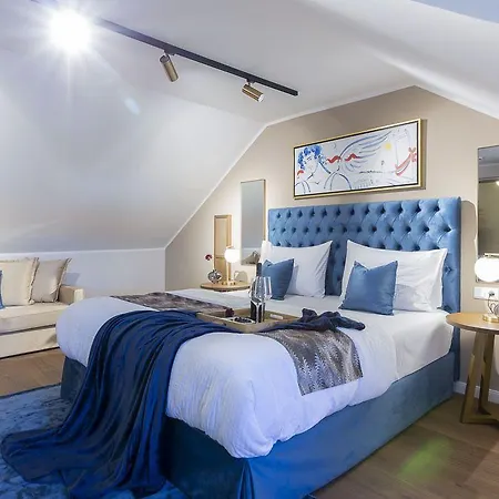 Delphi & Restaurant מלון 3*