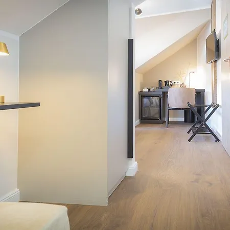 Delphi & Restaurant 3*