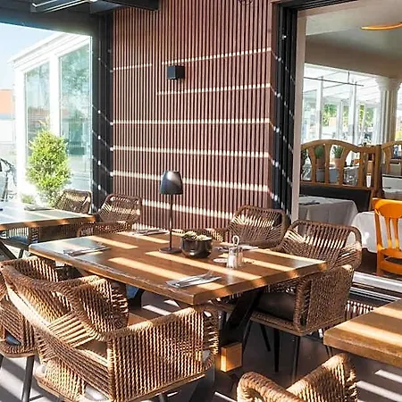 Delphi & Restaurant
