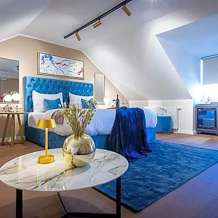Delphi & Restaurant Hotel 3*