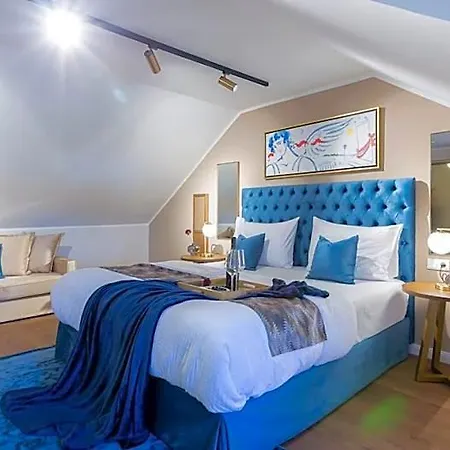 Delphi & Restaurant Hotel 3*