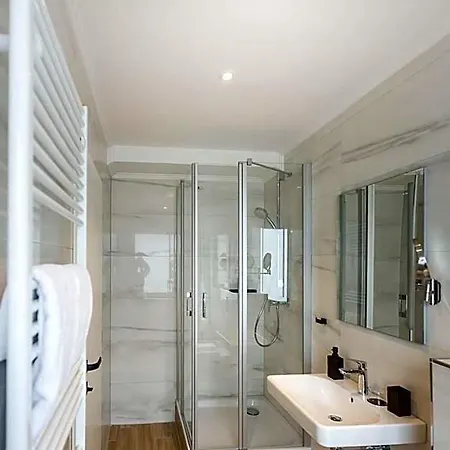 Delphi & Restaurant 3* Neu Wulmstorf